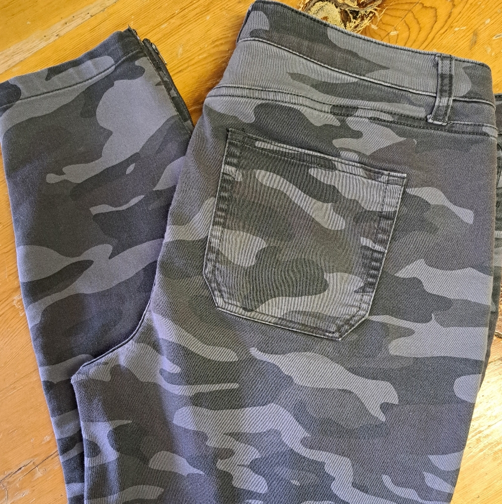 KNOX ROSE Camo Print Jeans